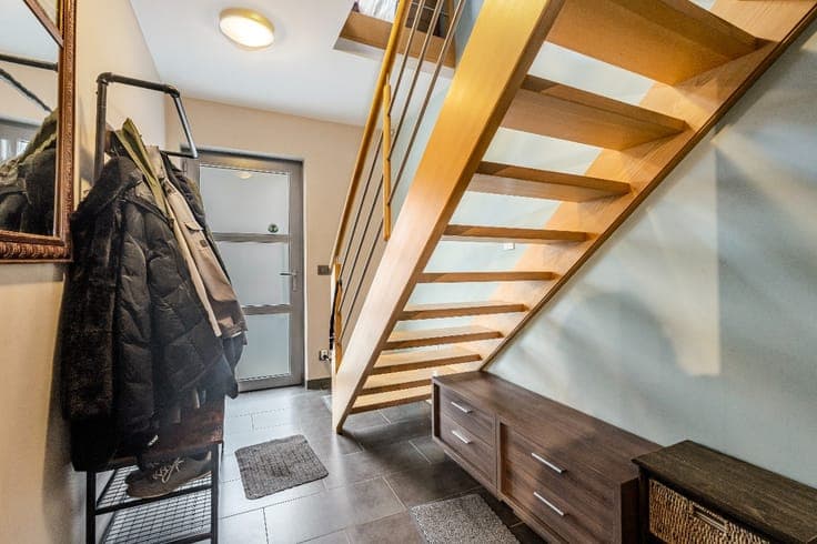 Spacious family home with 3 bedrooms, a garage and a garden