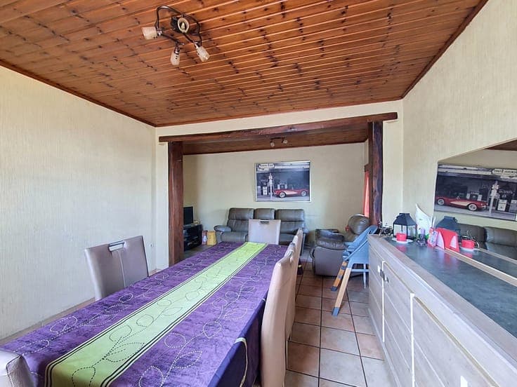 Maison villageoise à moderniser et idéalement située