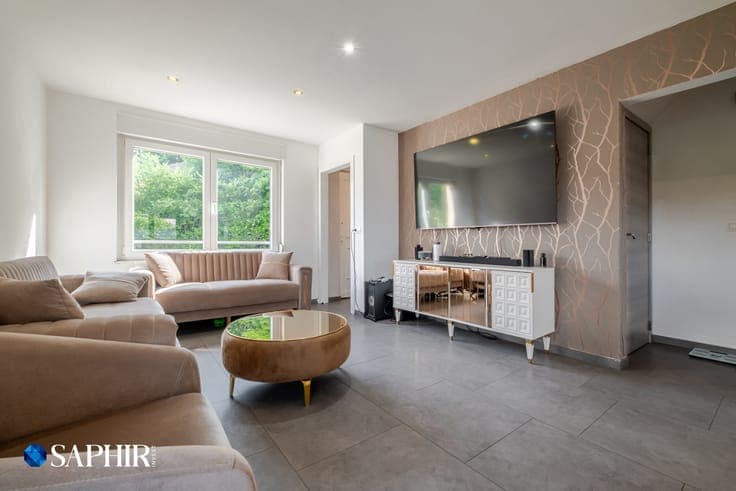 Maison 3 façades avec piscine et panneaux solaires à Seraing