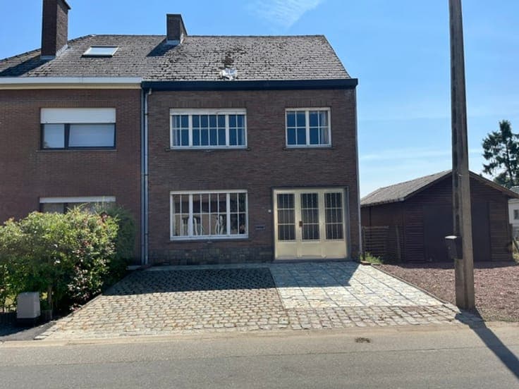 Family home with 3 bedrooms in Brakel on 688 m²