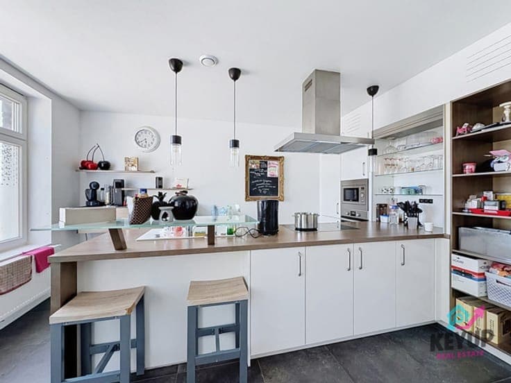 4 bedrooms – recent renovation & ideal investment