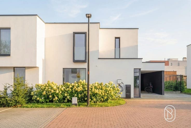 beautifully finished, recent and energy-efficient home
