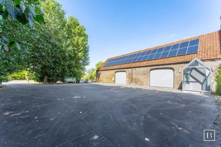 Peacefully located farmhouse with storage space and favor...