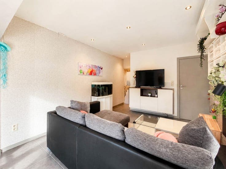 Te koop, gerenoveerde woning met stadstuin in hartje Zott...