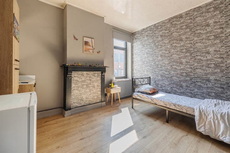 Investment package: house, shared accommodation and studio