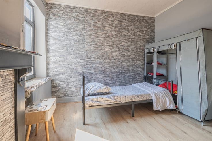 Investment package: house, shared accommodation and studio