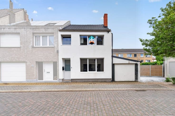 A ready-to-move-in family home with 2 to 3 bedrooms, spac...