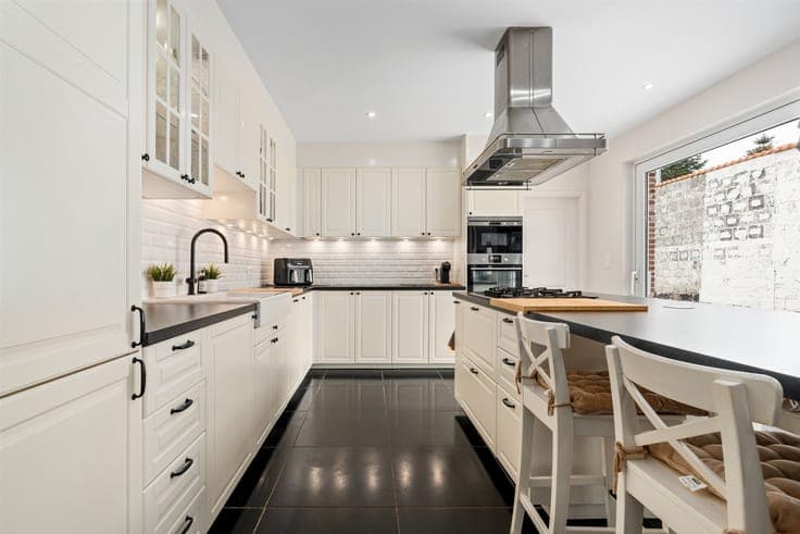 Fully renovated home with a garden, garage, and an EPC ratin
