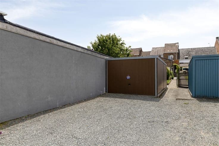 VERZORGDE ENERGIEZUINIGE BURGERWONING met tuin, GARAGE A...