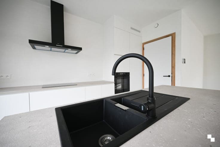 Aantrekkelijke HOB met drie slaapkamers in rustige nieuwe...