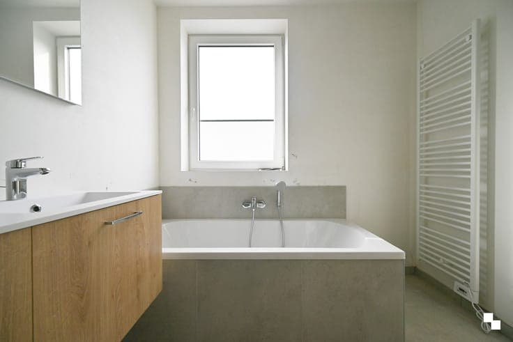 Aantrekkelijke HOB met drie slaapkamers in rustige nieuwe...