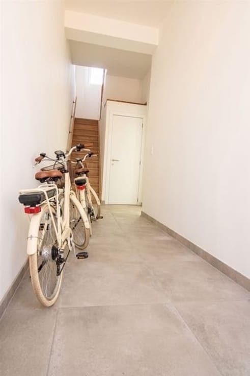 Volledig vernieuwde woning, centraal gel, vlakbij openbaar v