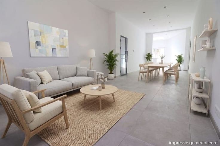 Volledig vernieuwde woning, centraal gel, vlakbij openbaar v