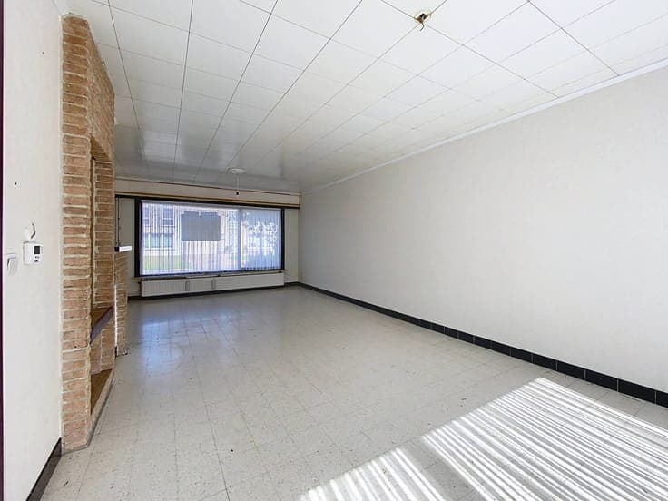 5 bedroom house to renovate with garden for sale in Heist