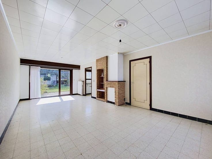 5 bedroom house to renovate with garden for sale in Heist