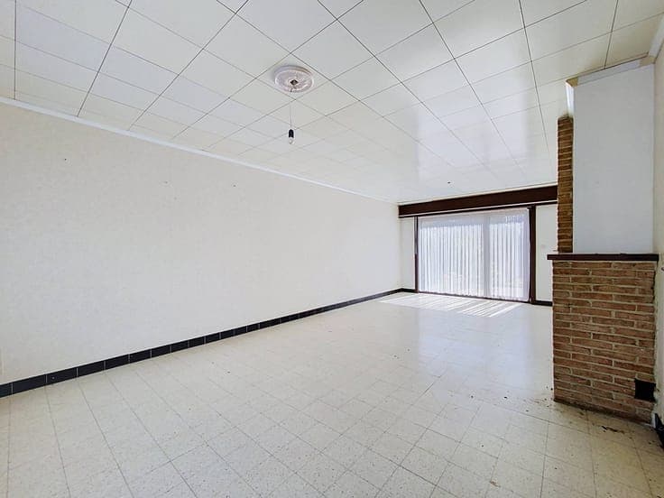 5 bedroom house to renovate with garden for sale in Heist