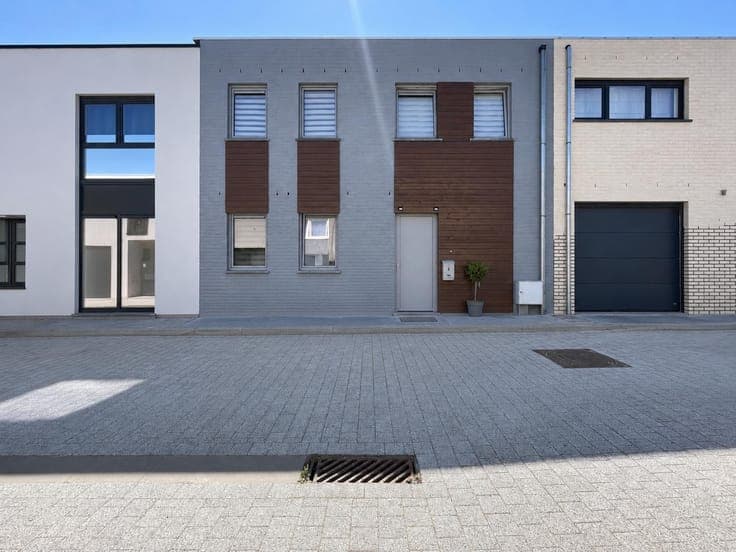 Contemporary 5-Bedroom Home | 140 m² | Built in 2021