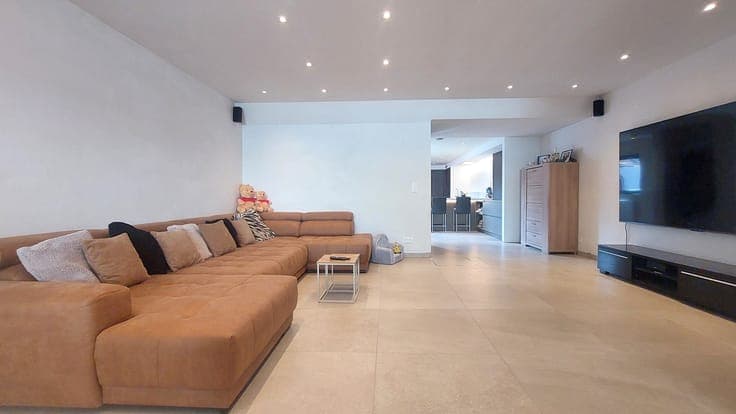Prachtig gerenoveerde woning met 5 slaapkamers, tuin en ...