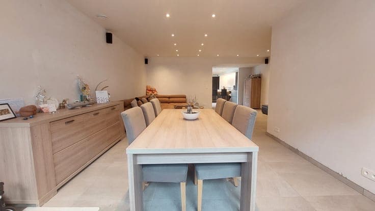 Prachtig gerenoveerde woning met 5 slaapkamers, tuin en ...
