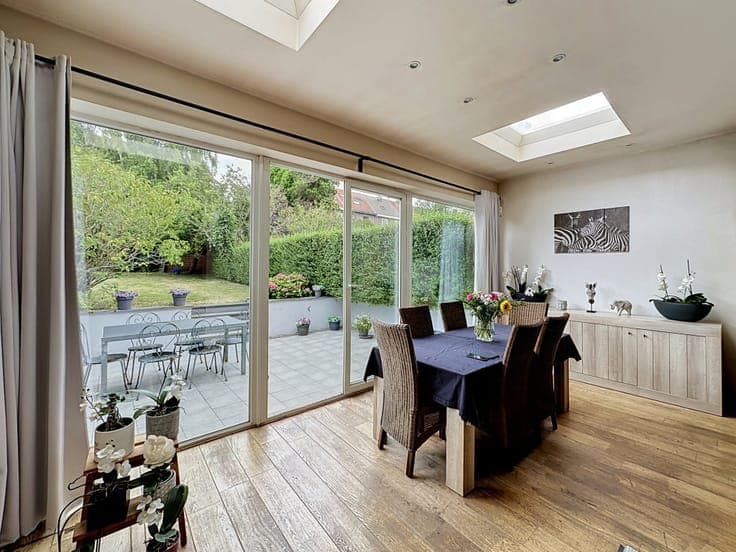 VERREGAT NEIGHBOURHOOD - 3 BEDROOM HOUSE + DRESSING – GARDEN