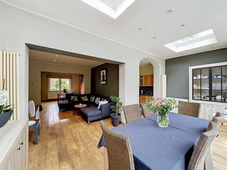VERREGAT NEIGHBOURHOOD - 3 BEDROOM HOUSE + DRESSING – GARDEN