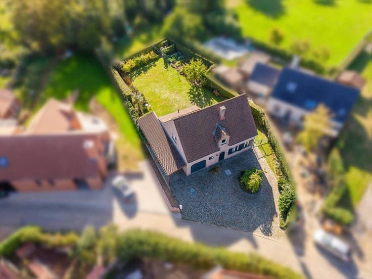 Rustig gelegen en vrijstaande woning met 3 ruime slaapkam...