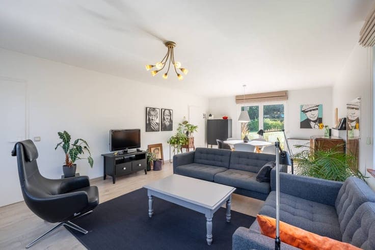 Rustig gelegen en vrijstaande woning met 3 ruime slaapkam...