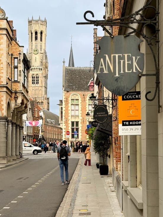 een verborgen stukje Brugge, met een verhaal achter elke ...