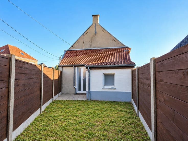 Halfopen bebouwing met 3 slaapkamers en zonnig tuintje in...