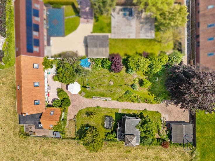 Hidden Home with Views of the Kluisberg