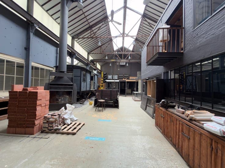 Uniek historisch pand van 700 m² op toplocatie aan afrit ...