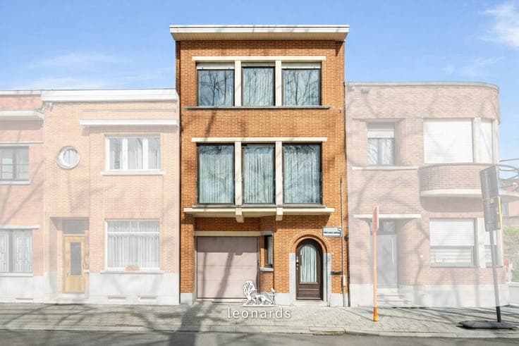 Beatiful home at Marie-Joséplein in Kortrijk.