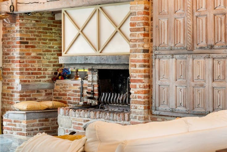 Characterful split-level villa on 2,080 m².