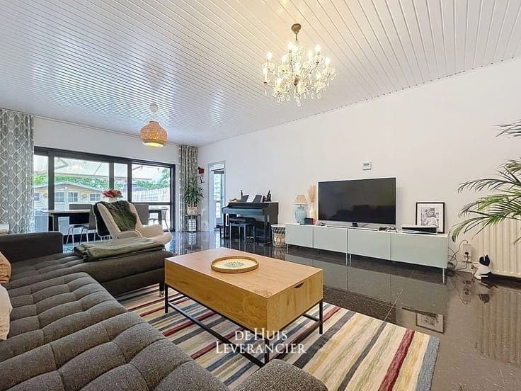Instapklare rijwoning met tuin op rustige ligging te koop...