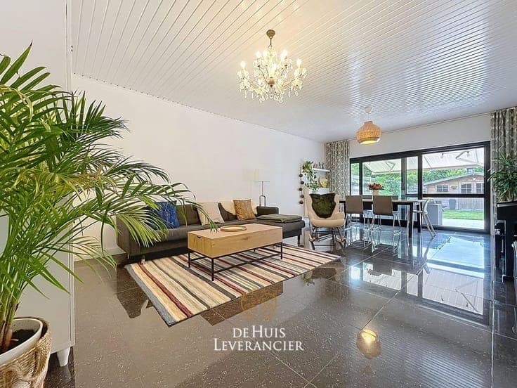 Instapklare rijwoning met tuin op rustige ligging te koop...