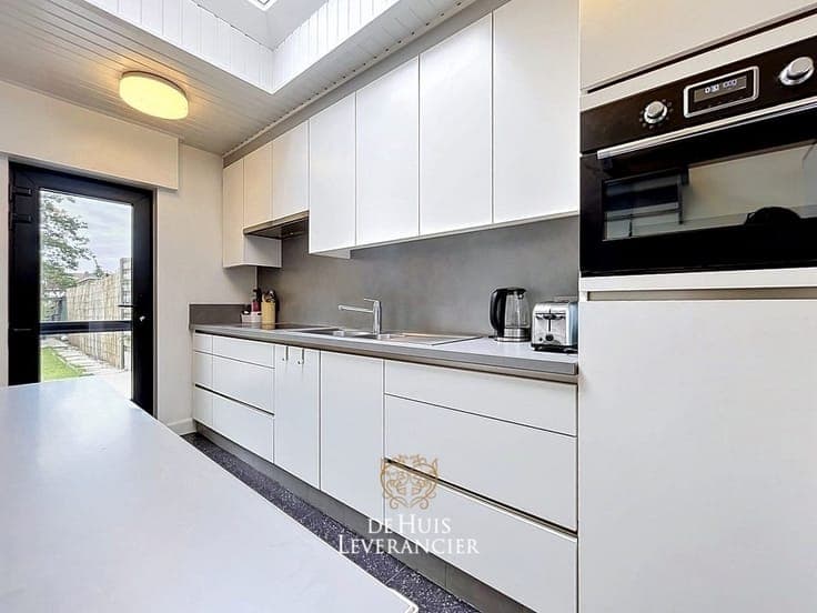Instapklare rijwoning met tuin op rustige ligging te koop...