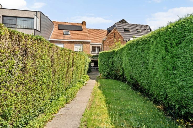 well-located home with a large sun-oriented garden