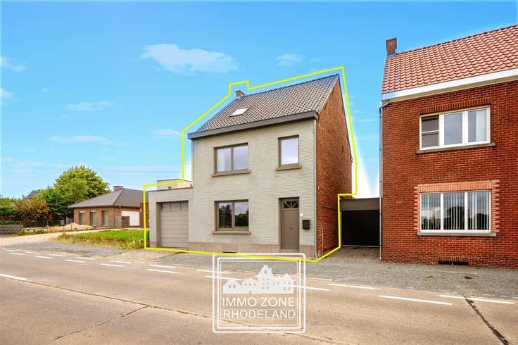 Great family home with 3 bedrooms, a garage, and a yard