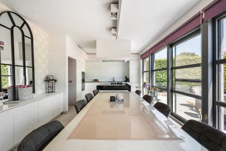 Modern villa with 5 bedrooms on 1,085m² in Mol-Millegem