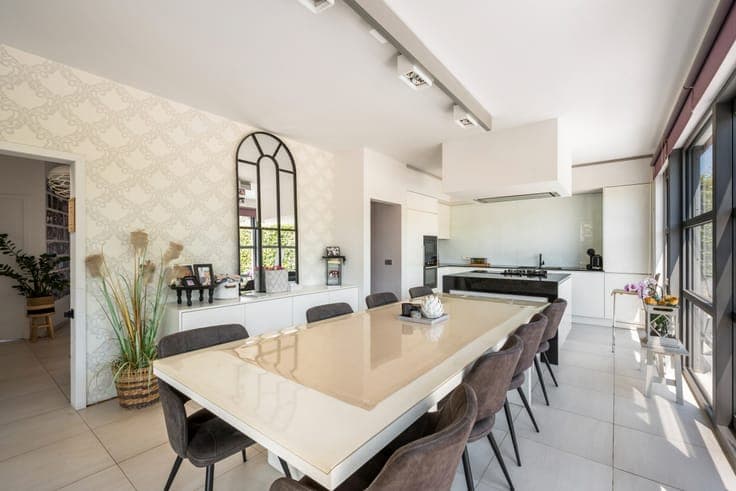 Modern villa with 5 bedrooms on 1,085m² in Mol-Millegem