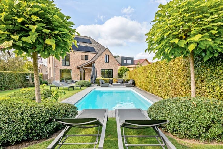 Move-in ready dream villa with swimming pool.