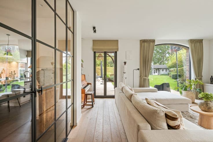 Move-in ready dream villa with swimming pool.