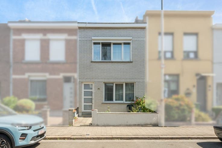 Terraced house with garden in Antwerp South