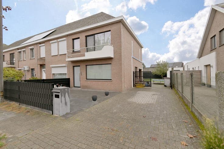 House in Zele