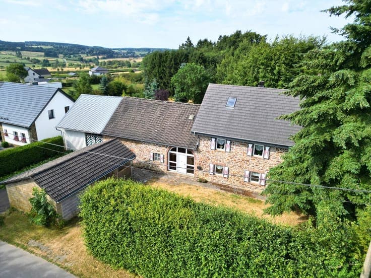 Außergewöhnliches Anwesen mit traumhaftem Garten in ruhiger