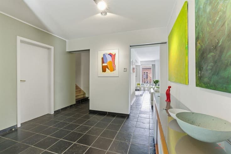 Spacious 4-Bedroom Villa with Privacy in Oeselge