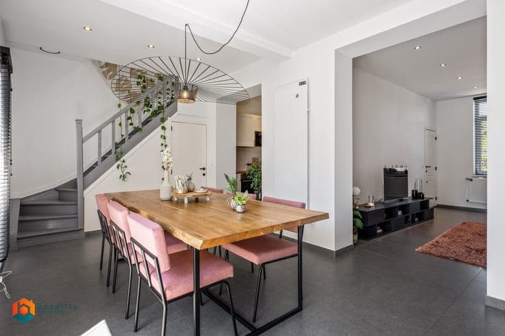 Instapklare woning met 4 slpkrs met gezellig terras en tuin