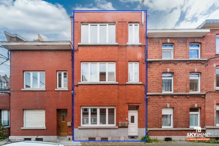 MAISON UNIFAMILIALE/DIVISÉE EN 3 LOGEMENTS JARDIN -TERRASSE