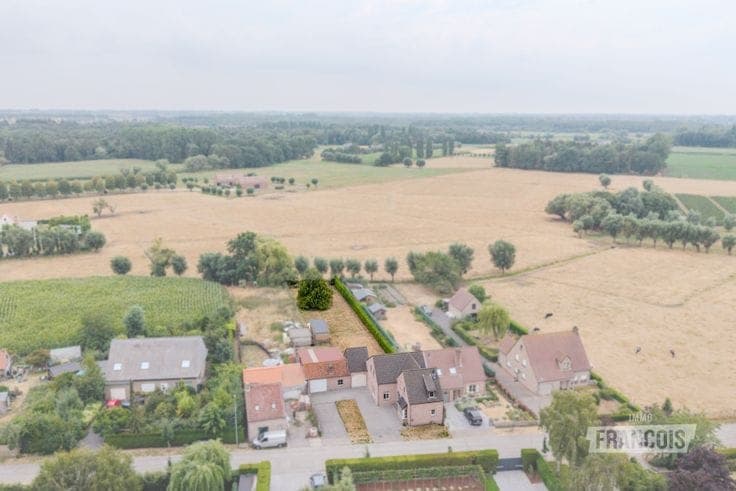 Landelijke woning uit 2012 4 slaapkamers en loods van 100 m…