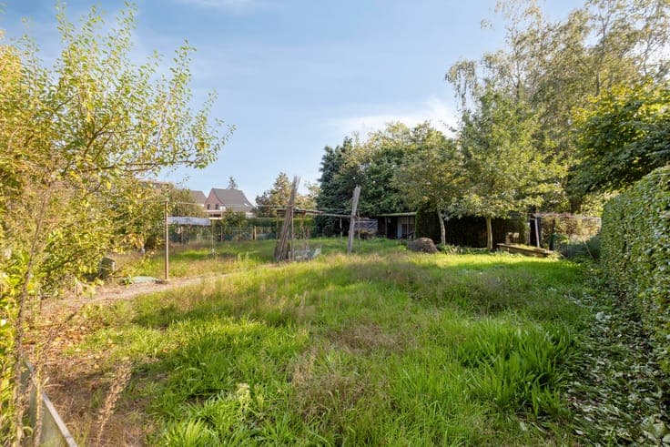 Spacious house with south-facing garden in rural Vrasene